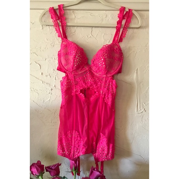 💞Victoria’s Secret, Hot Pink Lacey Corset/Negligee💞 Circa mid 2010’s, Size 34 C - Picture 7 of 16